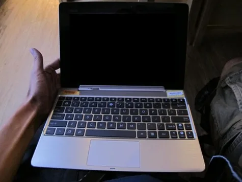 ASUS Eee Pad Transformer Prime klavye aksesuarıyla birlikte görüntülendi