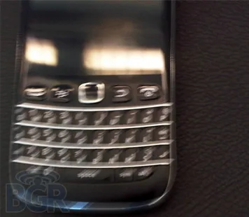 BlackBerry Bold 9790 kasım sonunda tanıtılabilir, OS 7.1 güncellemesi yıl bitmeden geliyor