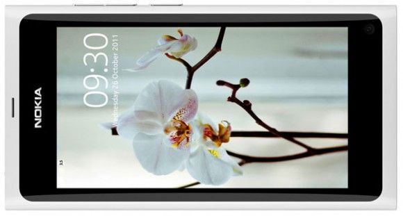 Beyaz renkli Nokia N9 tanıtıldı, ilk yazılım güncellemesi yıl sonuna kadar geliyor