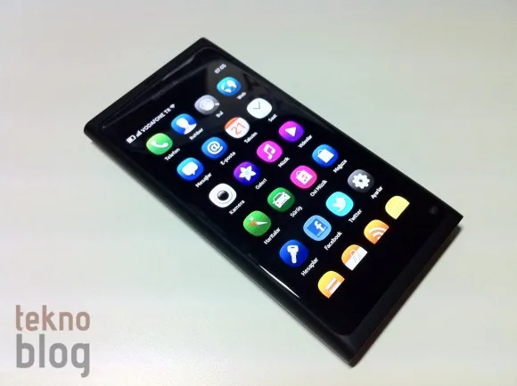 nokia-n9-unboxing (580 x 433) Nokia N9’un üretim hattındaki yolculuğu – Video