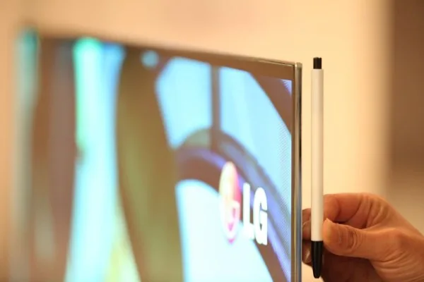 lg-55-inc-OLED-HDTV-2 LG dünyanın en büyük OLED HDTV’sini CES 2012’ye getiriyor