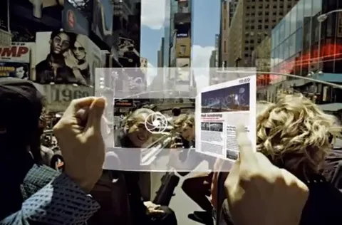 Samsung’un esnek AMOLED ekran konsepti şeffaf ve bükülebilir bir gelecek öngörüyor – Video
