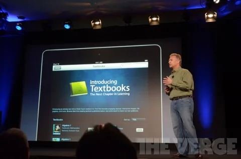 Apple iBooks 2’yi tanıttı, öğrenciler için yeni bir ders kitabı deneyimi geliyor