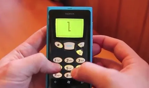 Bir zamanların popüler oyunu Snake Nokia Windows Phone telefonlarında – Video