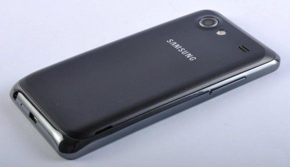 Samsung’dan orta sınıf Galaxy telefonu: Galaxy S Advance