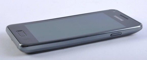 Samsung’dan orta sınıf Galaxy telefonu: Galaxy S Advance