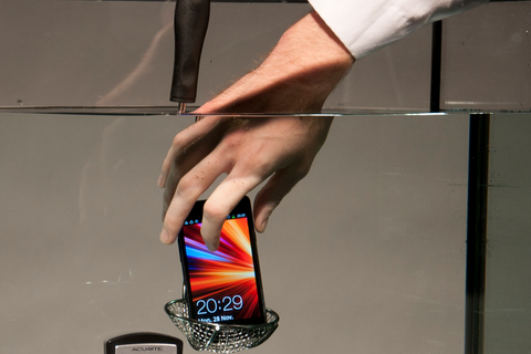 Su geçirmez akıllı telefonlar yolda – Video