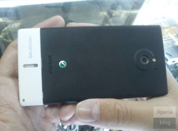 Sony Ericsson Xperia neo V’nin takipçisi olarak nitelendirilen MT27i Pepper kendini gösterdi