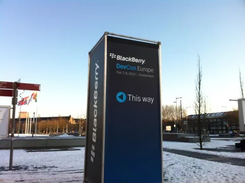 RIM BlackBerry Jam katılımcılarına BlackBerry 10 Dev Alpha geliştirici cihazını hediye edecek