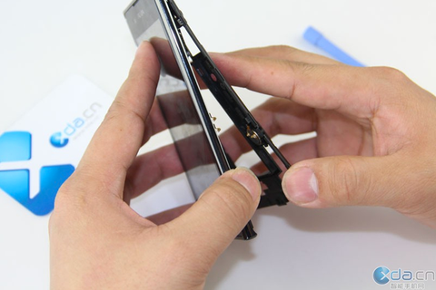 PRADA Phone by LG 3.0 içinde neler saklıyor?