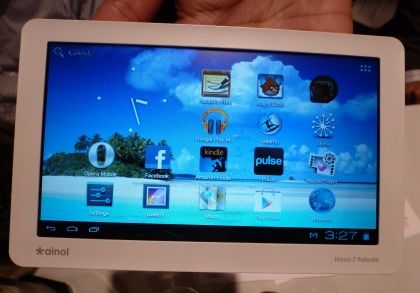 Avrupalı mobil operatörler: Nokia Lumia iPhone ve Android ile rekabet edecek kadar iyi değil