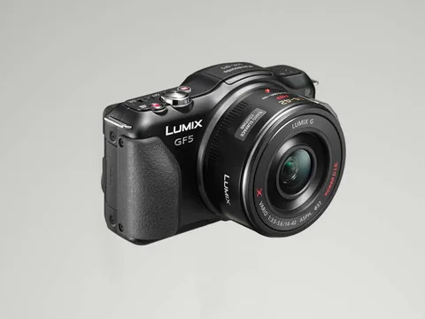 Panasonic Lumix GF5 resmiyet kazandı