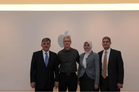 Apple başkan yardımcılarından John Couch Türkiye’de, Cumhurbaşkanı Abdullah Gül ile görüştü