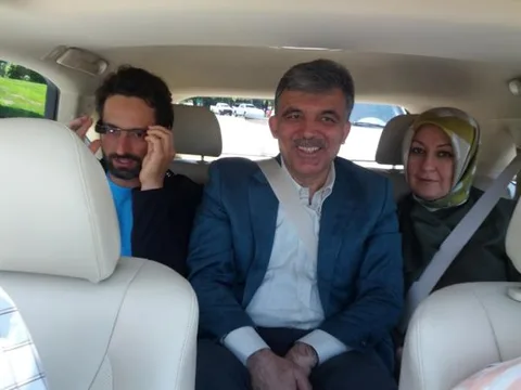 Sergey Brin Abdullah Gül’e Project Glass’ı denetti, Tim Cook Türkiye için müjdeler verdi