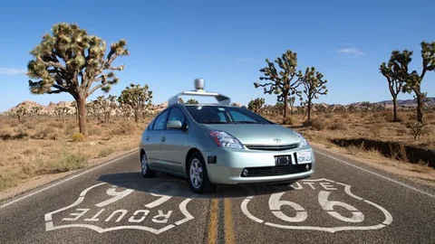 Google’ın sürücüsüz arabaları 500 bin km’ye yakın sürüş testi gerçekleştirdi