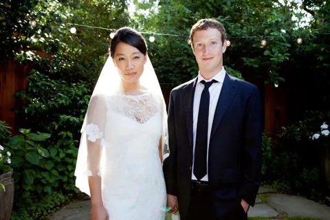 Facebook’un kurucusu Mark Zuckerberg evlendi