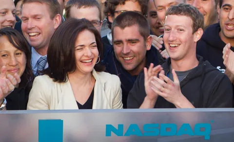Facebook halka arzda yanlış yönlendirme nedeniyle hisse sahipleri tarafından dava edildi