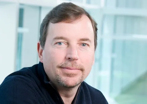 Yahoo’da beklenen oldu ve Scott Johnson CEO’luktan ayrıldı