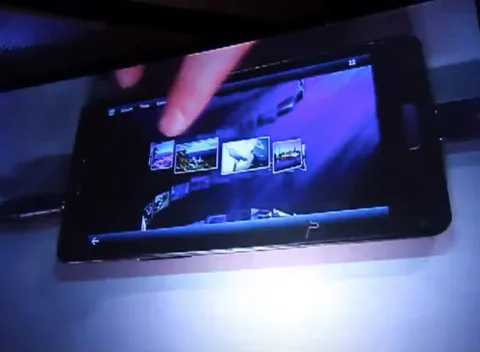Tizen yeni kullanıcı arayüzünü ve HTML5 uygulamalarındaki yeteneğini gösterdi – Video