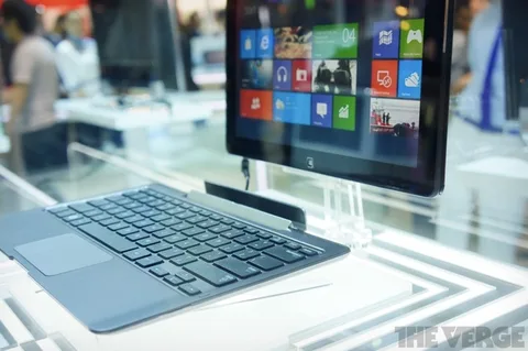 Samsung dönüştürülebilir tablet prototipi Series 5 Hybrid PC’yi gösterdi