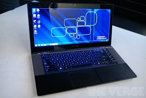 Toshiba 14 inç 21:9 ekranlı ultrabook Toshiba U840W’yi tanıttı