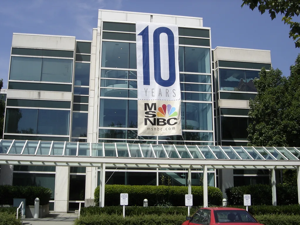 Microsoft MSNBC.com’daki hisselerini Comcast’a devretti