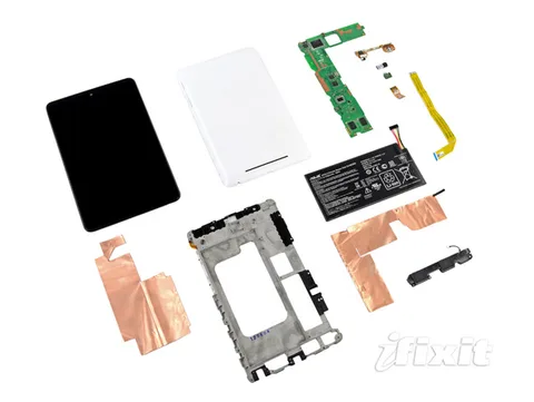 Google’ın yeni tableti Nexus 7 de parçalarına ayrıldı