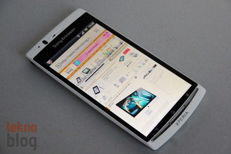 Sony Xperia J’ye ait fotoğraflar internete sızdı