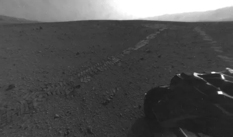 Curiosity iniş bölgesinin dışına çıktı
