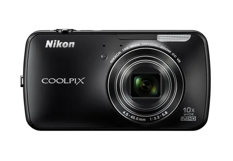 Nikon Android’li Coolpix S800c ile birlikte P7700 ve S01’i duyurdu