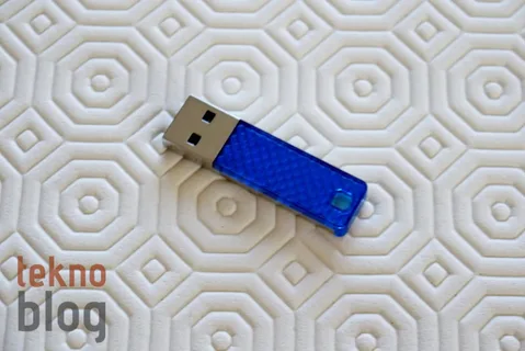 SanDisk Cruzer Facet USB Flash Drive İncelemesi