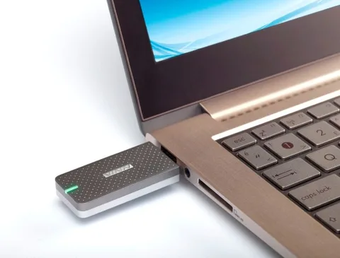 Turkcell’den gömlek cebinde rahatlıkla taşınacak SlimVINN 3G USB modem