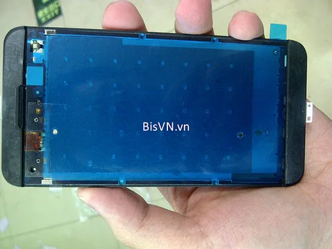 BlackBerry 10 L serisi cihazı parçalarına ayrıldı, bileşenleriyle ilgili detaylar verildi