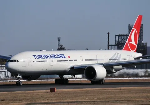Boeing 747-8, 777 ve 787 Dreamliner uçaklarında cep telefonu kullanımı serbest olacak