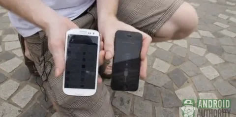 iPhone 5 ve Galaxy S III düşme testinde karşı karşıya