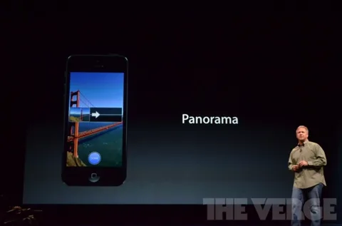 iPhone 5 daha küçültülmüş, 1080p HD kayıt yetenekli, panorama özellikli 8 megapiksel iSight kamerayla geliyor