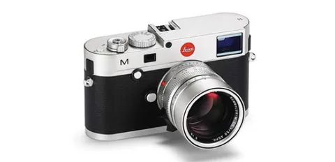 Jonathan Ive yardım müzayedesi için özel bir Leica M tasarlayacak
