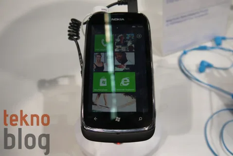 Nokia’nın 4.3 inç ekranlı orta sınıf Windows Phone 8 telefonu Zeal 2013’ün başında gelebilir