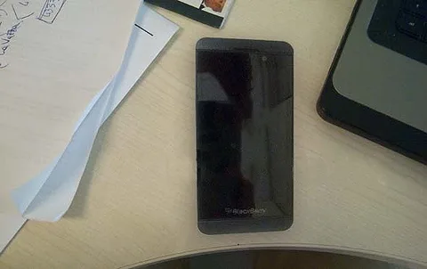 RIM’in L serisi BlackBerry 10 cihazı yüzünü bir kez daha gösterdi