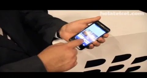 BlackBerry 10 L serisi telefon bir kez daha kendini gösterdi