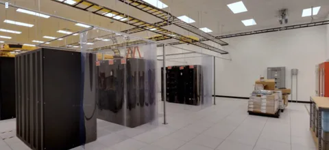 Google veri merkezinin kapılarını ilk kez açtı
