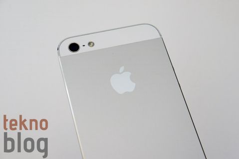 Apple’dan iPhone 5 ile çekilen fotoğraflarda görülen mor ışık parlamasına yönelik açıklama
