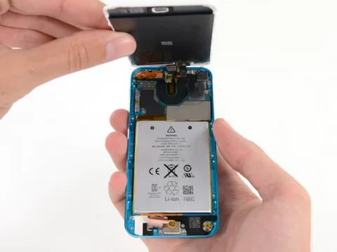Beşinci nesil iPod touch parçalara ayrıldı, incelendi