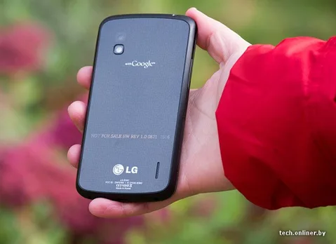 LG Nexus 4 prototipi Beyaz Rusyalı teknoloji sitesi tarafından incelendi