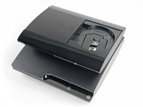 Yeni süper ince PlayStation 3 iFixit tarafından söküldü
