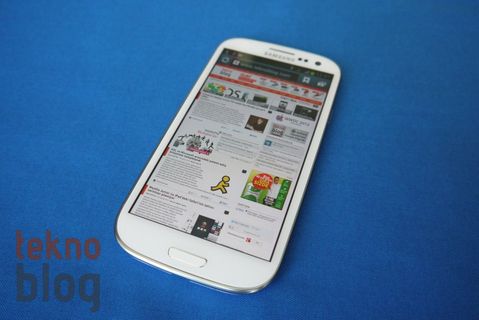 13 megapiksel kamera ve dört çekirdekli Cortex A15 işlemcili Samsung Galaxy S IV için Şubat 2013 dedikodusu