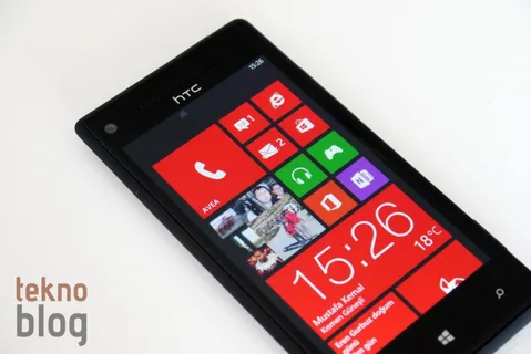 Windows Phone 8 kullanıcılarından yeniden başlama ve pil şikayetleri gelmeye başladı