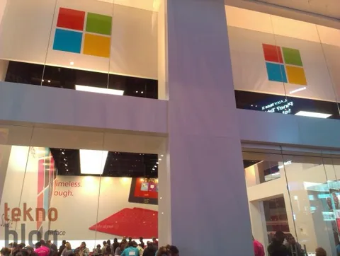 Microsoft Avrupa’da mağaza açmanın hazırlıklarını yapıyor