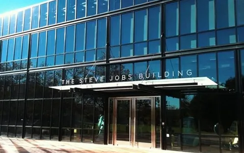 Pixar Steve Jobs’u stüdyo binasına ismini vererek andı