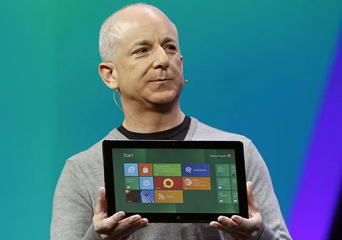Windows şefi Steven Sinofksy Microsoft’tan ayrıldı